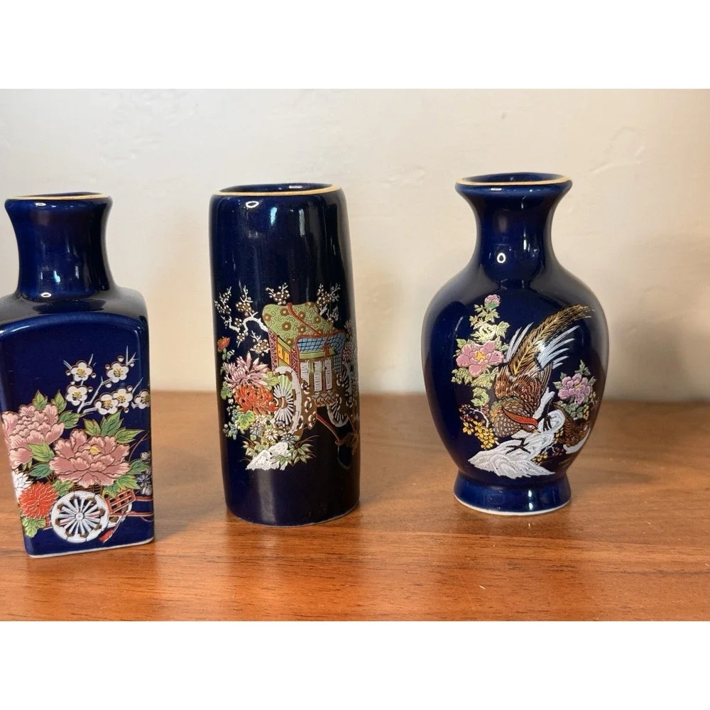 Vintage Toyo Japanese Mini Vases Cobalt Blue with Gold Trim Kutani Style Set 3